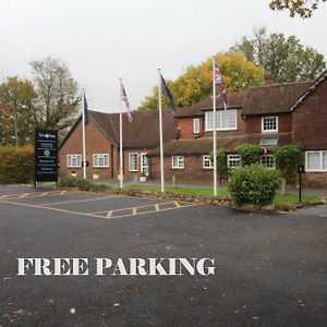 Trivelles Waterhall Country Gatwick Hotel & Airport Parking